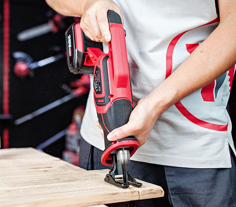 Акумуляторна шабельна пила WORCRAFT CSS-S20Li