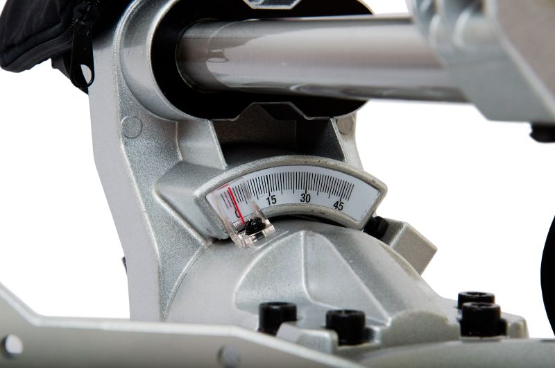 Торцювальна пила WORCRAFT MST20-255