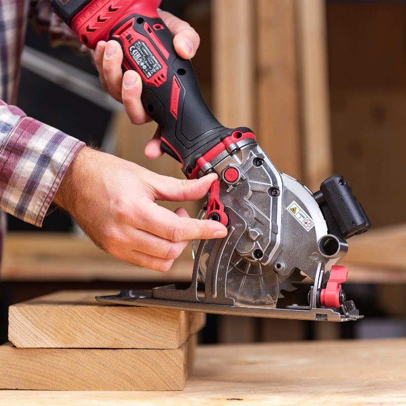 Акумуляторна безщіткова міні-пила циркулярна WORCRAFT CMCS‑S20LiB