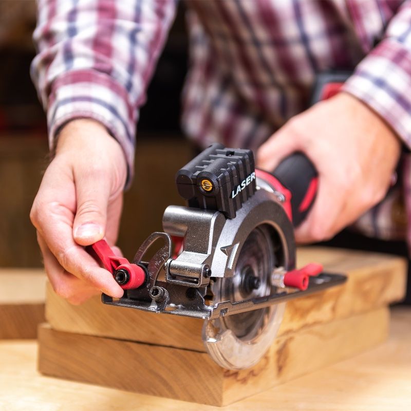 Акумуляторна безщіткова міні-пила циркулярна WORCRAFT CMCS‑S20LiB