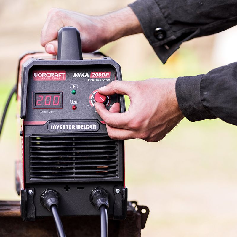 Зварювальний апарат інверторний WORCRAFT MMA-200DP