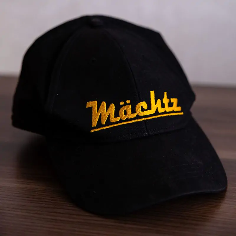 Кепка чорна Mächtz