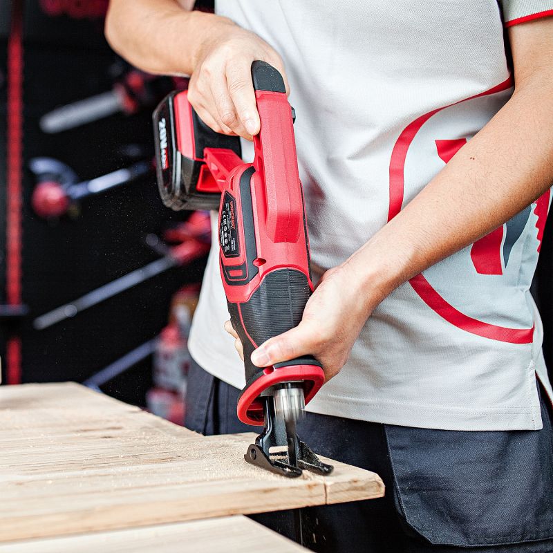 Акумуляторна шабельна пила WORCRAFT CSS-S20Li